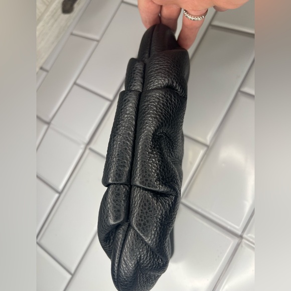 Marc Jacobs Black leather small crossbody without the strap - Picture 3 of 12